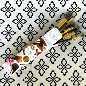 Billion Dollar Brushes - Pro Brush Essentials Kit - NIB